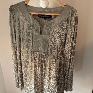 Women's Gray Velvet and embroidered Patterned Top.